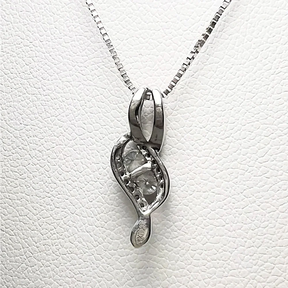 0.20 ctw Round Diamond Swirl Pendant - Picture 4 of 5